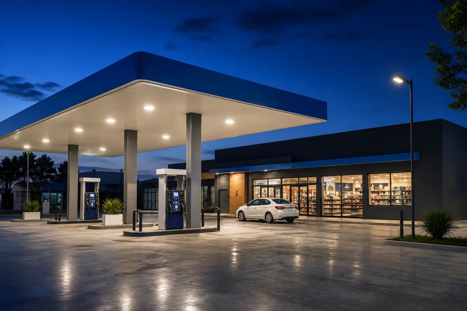 Estación de servicio moderna con tienda de conveniencia